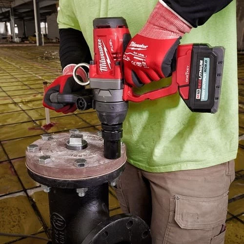 Milwaukee M18 Fuel 1" High Torque Impact Wrench W/ One-Key (8.0Ah) Kit 2867-22 - Image 3