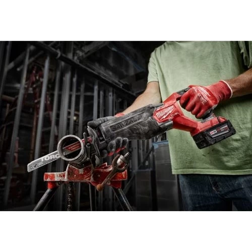 Milwaukee M18 FUEL SAWZALL Recip Saw - 1 Battery XC5.0 Kit 2821-21 - Image 9