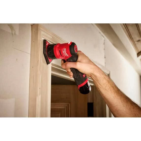 Milwaukee M12 FUEL 12-Volt Lithium-Ion Brushless Cordless Orbital Detail Sander Kit W/ High Output 2.5 Ah Battery 2531-21HO - Image 2